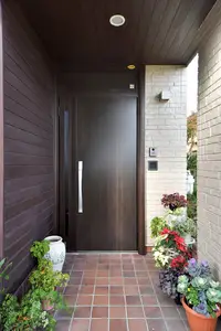 タイルデッキ設置・玄関ドア交換工事